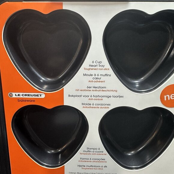 Le Creuset Heart Cupcake Muffin Bake Tray Pan 6 Cup Toughened Non Stick Cakelet - Picture 2 of 8